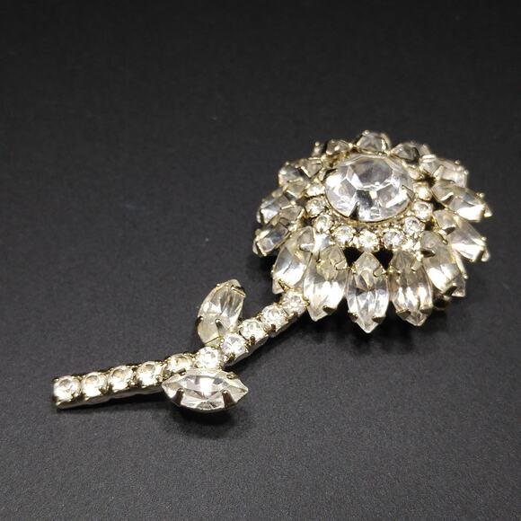Clear Rhinestone Flower Brooch, Rhodium Plated, 1960s Vintage Jewelry - Picture 9 of 10